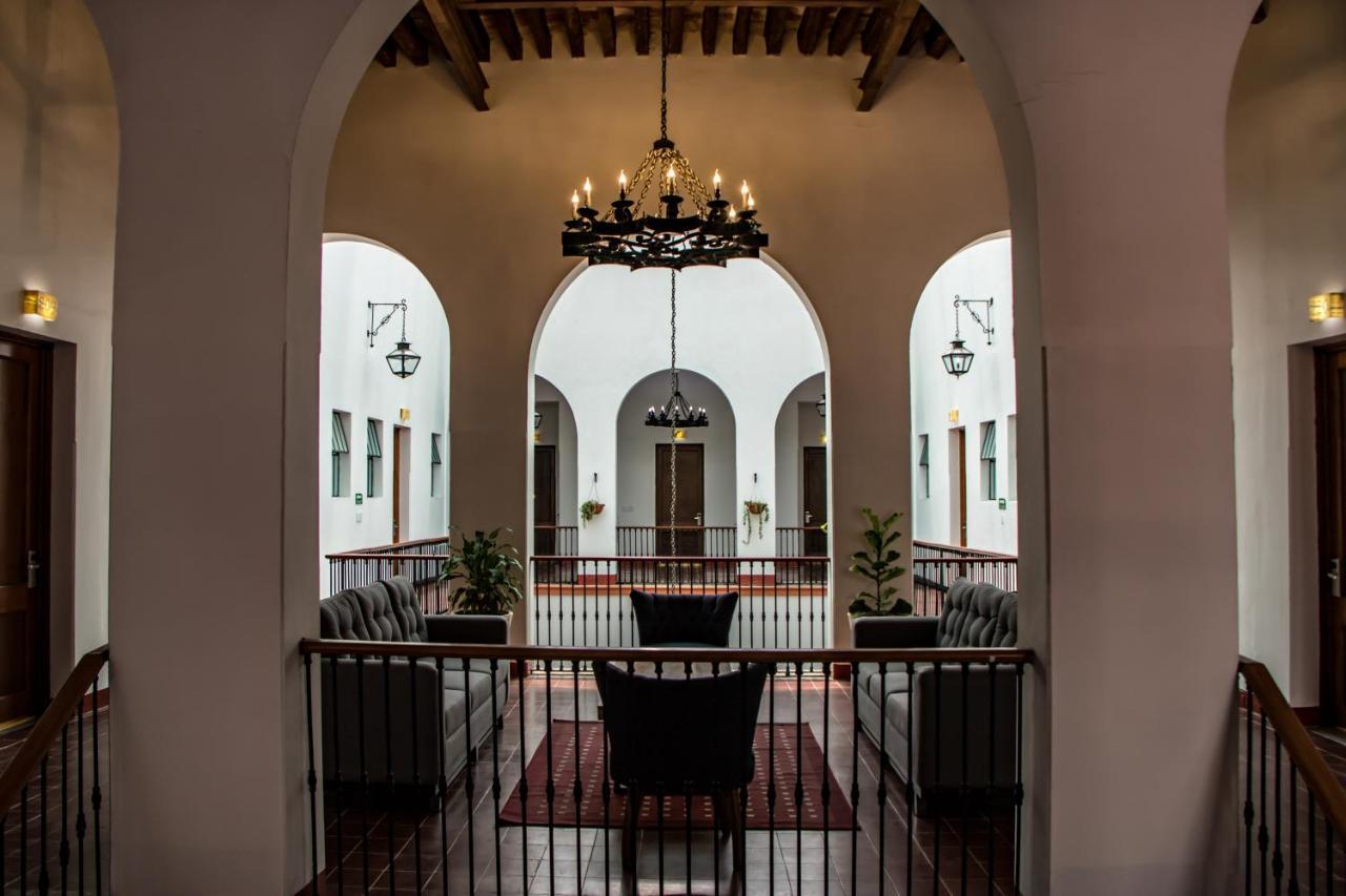 Hotel Real De Castilla Colonial Guadalajara Bagian luar foto
