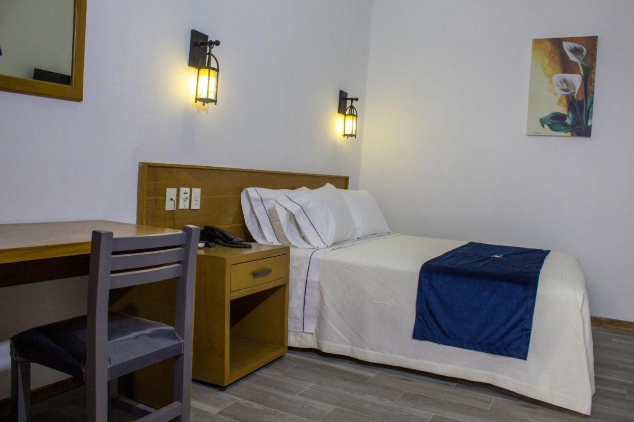 Hotel Real De Castilla Colonial Guadalajara Bagian luar foto