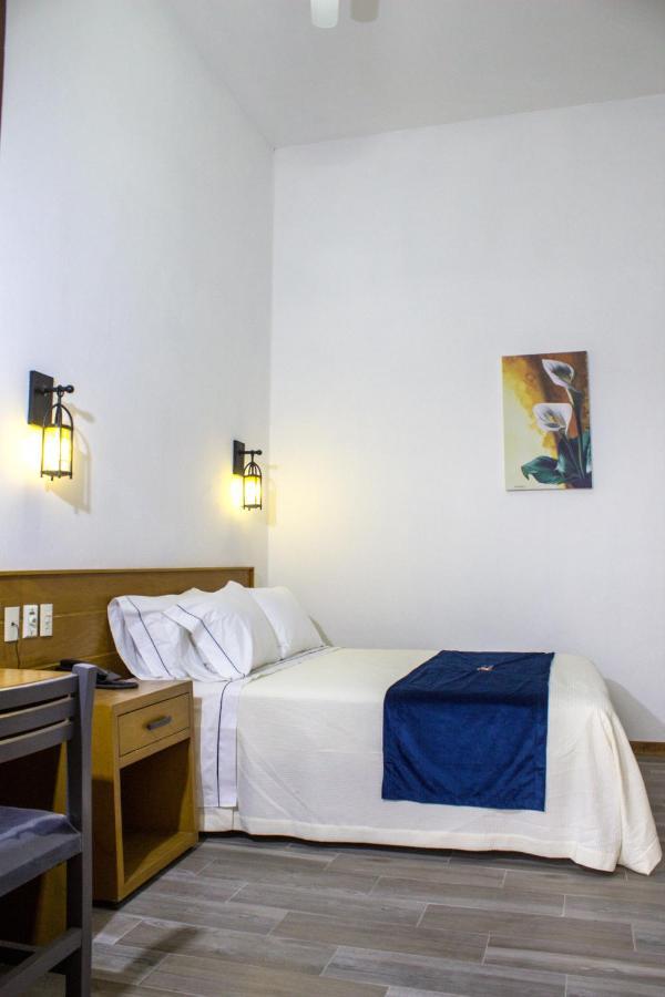 Hotel Real De Castilla Colonial Guadalajara Bagian luar foto