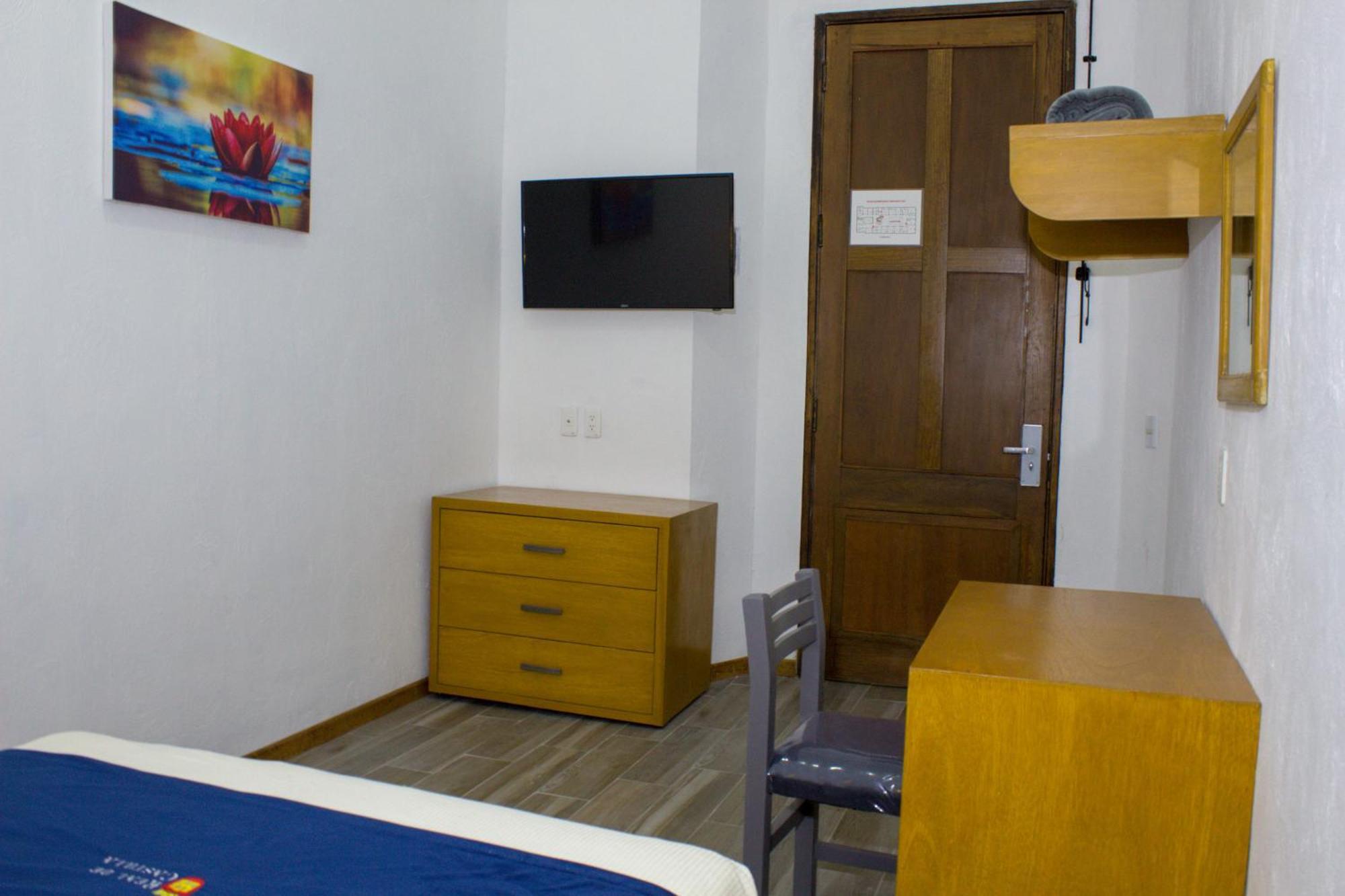 Hotel Real De Castilla Colonial Guadalajara Ruang foto